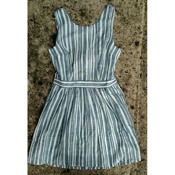 NWT Olive & Oak chambray dress. Size large - Picture 3 of 4